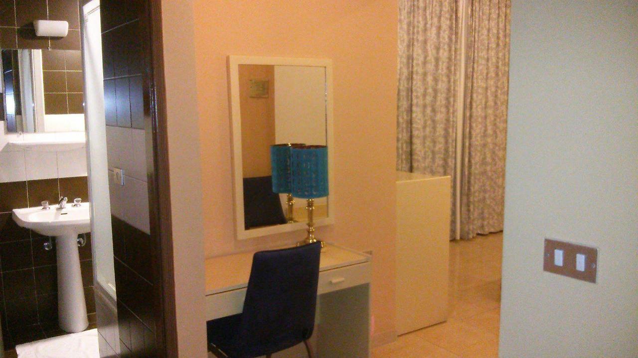 Vanda Hotel&Spa Jounieh Buitenkant foto